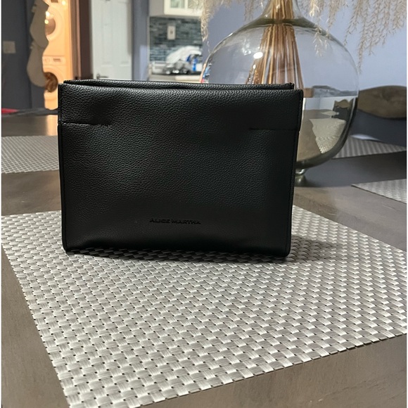 Adorable clutch from Alice Martha - Picture 2 of 6